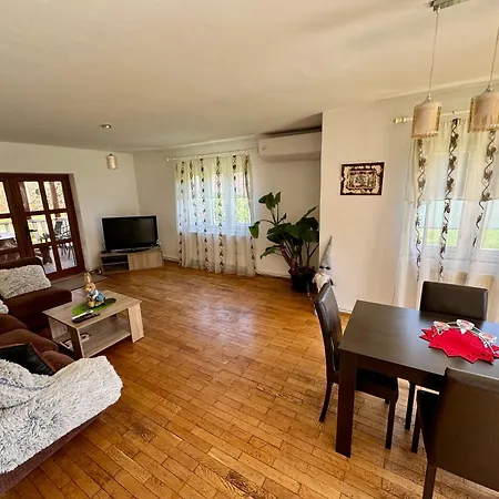 Cozy, Panorama Superba, Gratar Si Relaxare Villa Piatra Neamt